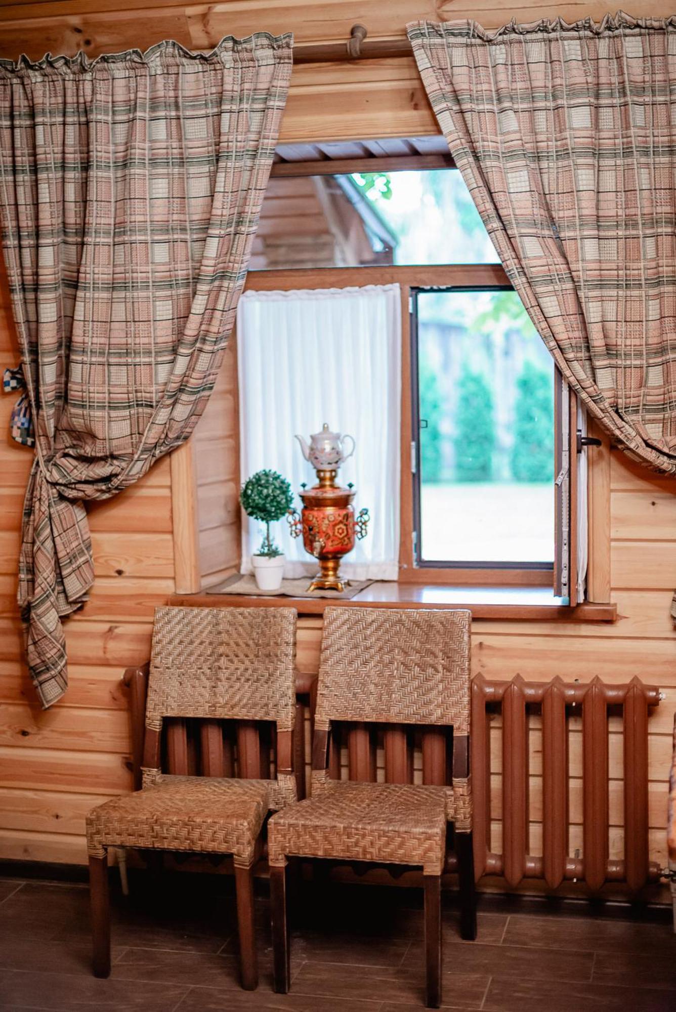 Hotel Bannyi Dvir Uzyn Екстериор снимка