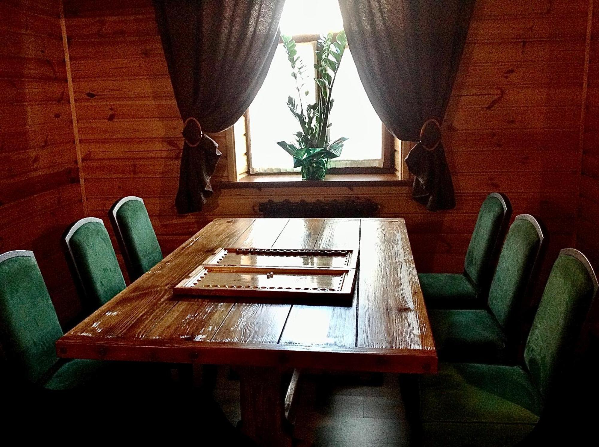 Hotel Bannyi Dvir Uzyn Екстериор снимка
