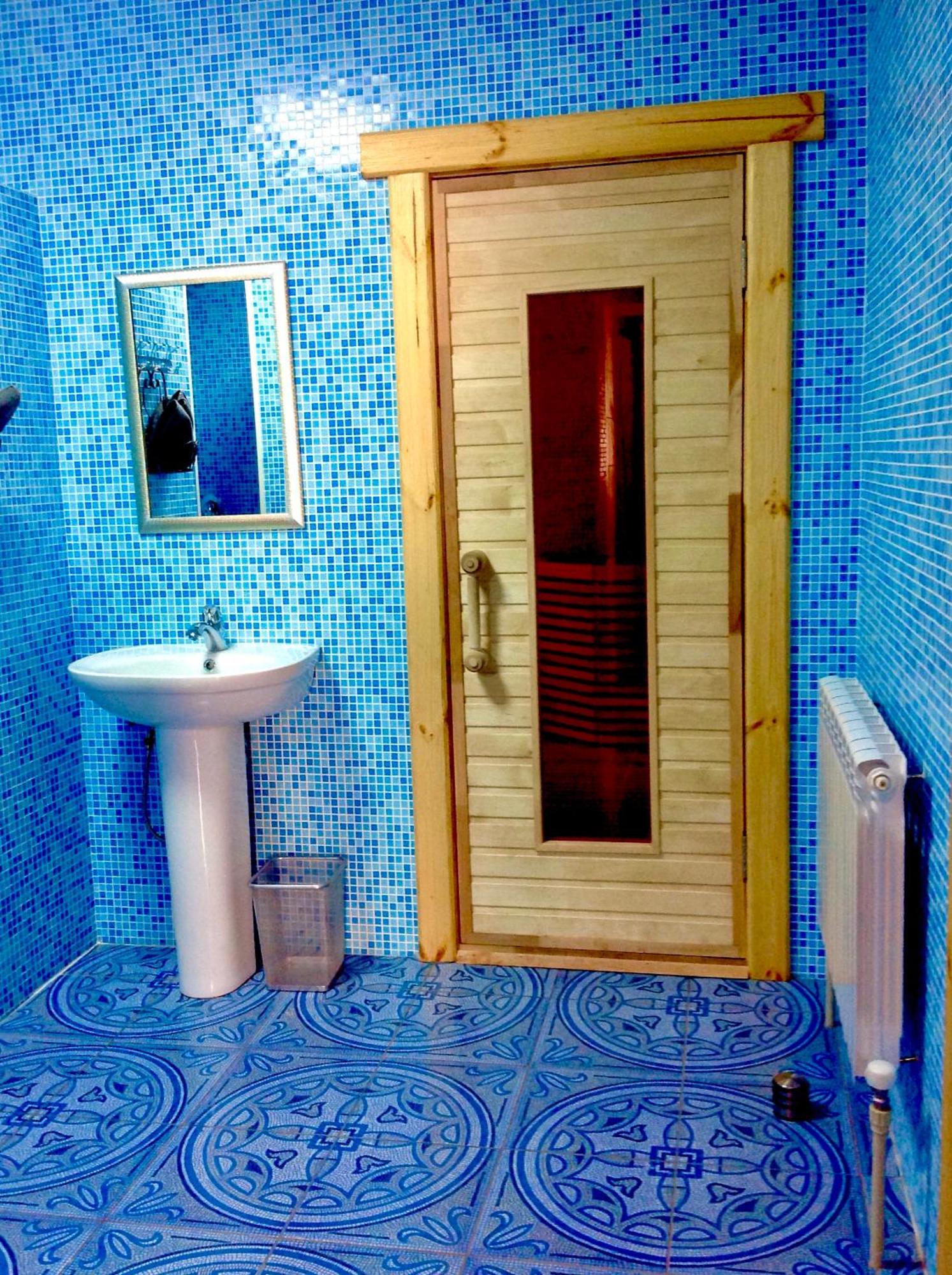 Hotel Bannyi Dvir Uzyn Екстериор снимка
